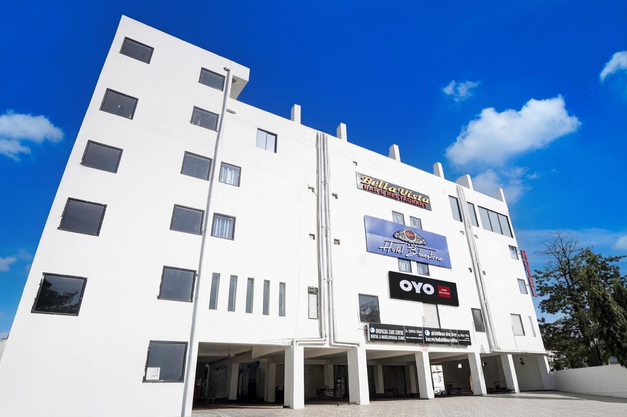 Oyo 83385 Hotel Blue Stone Prayagraj Exterior photo