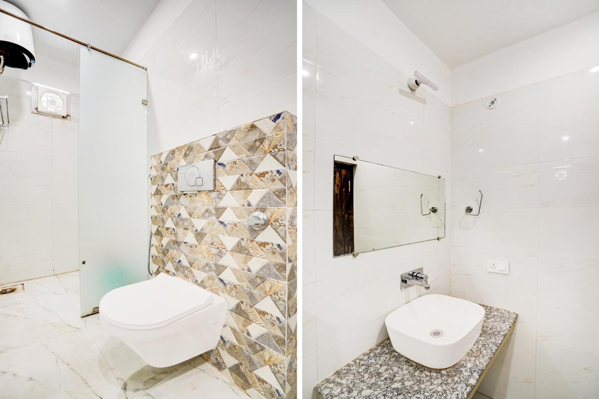 Oyo 83385 Hotel Blue Stone Prayagraj Exterior photo