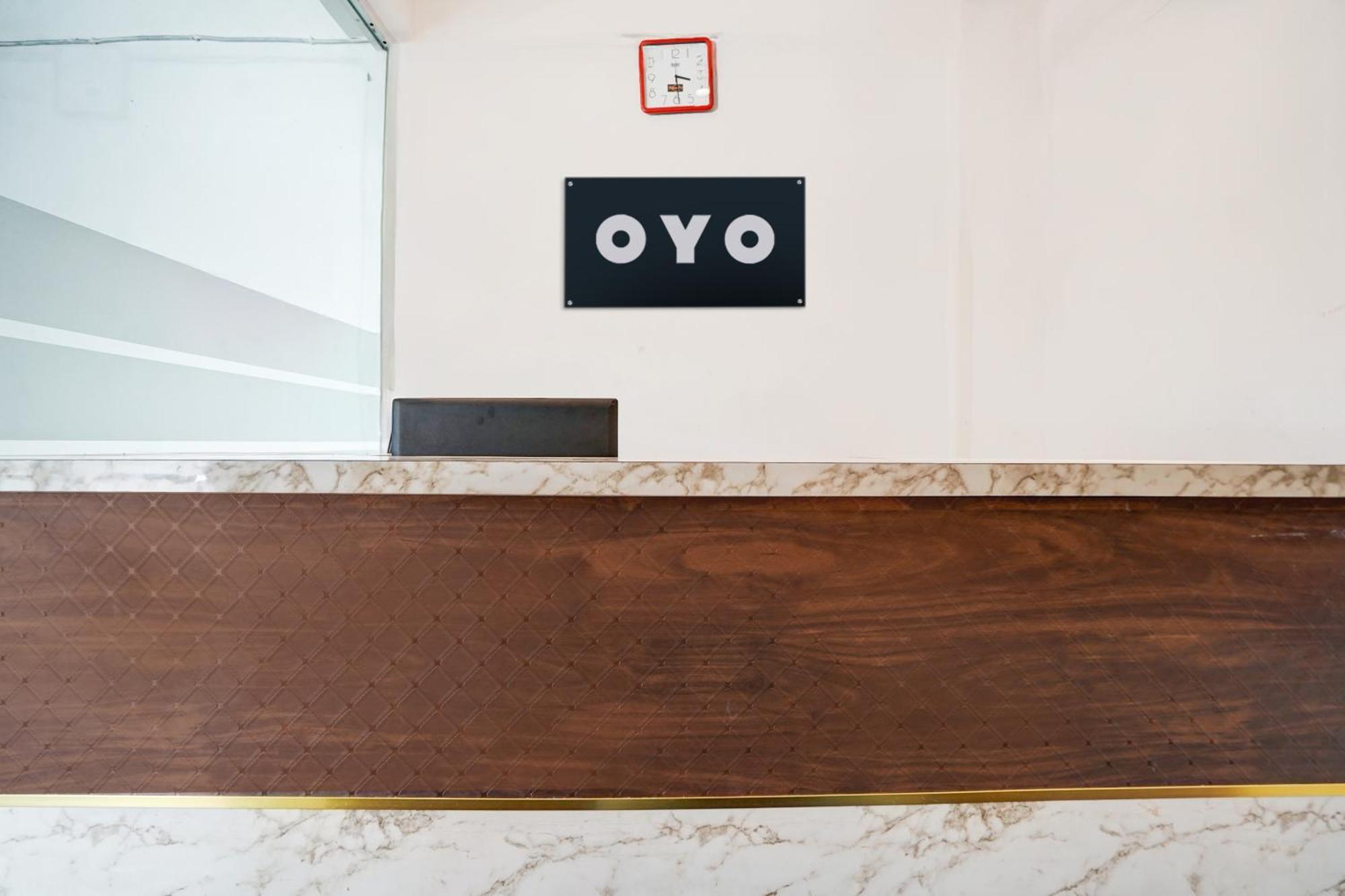 Oyo 83385 Hotel Blue Stone Prayagraj Exterior photo